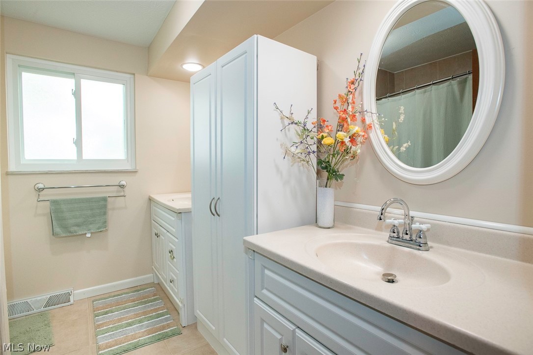 17496 Hampton Place Strongsville OH 44136