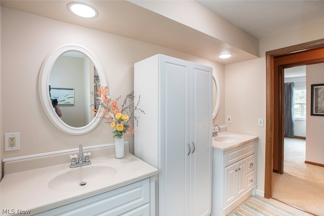 17496 Hampton Place Strongsville OH 44136