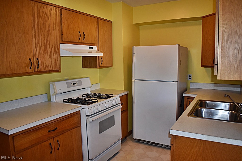 239 Paul Street Bedford OH 44146