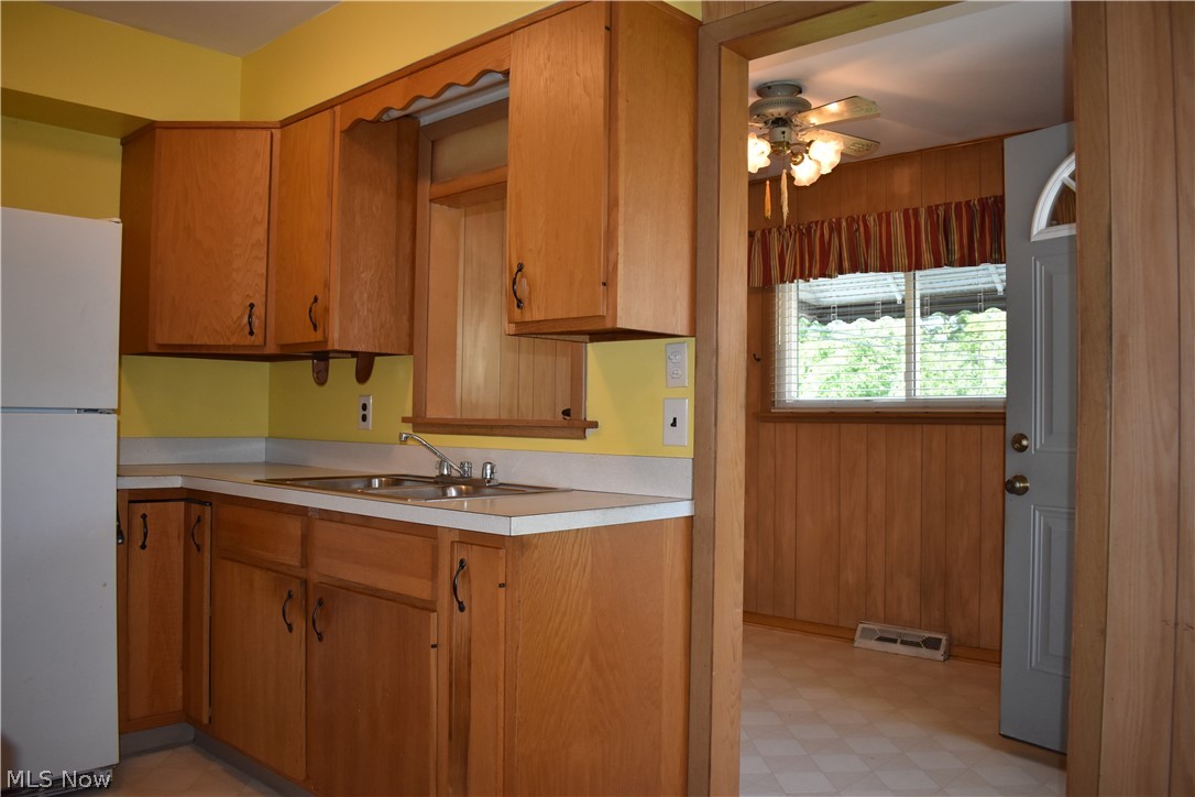 239 Paul Street Bedford OH 44146