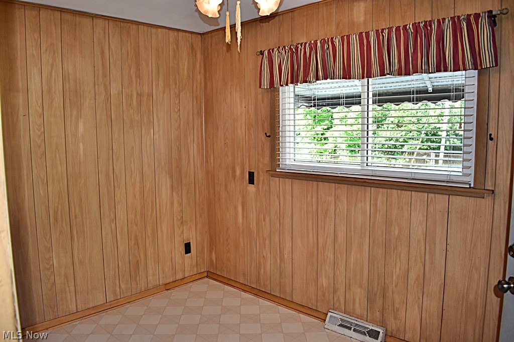 239 Paul Street Bedford OH 44146