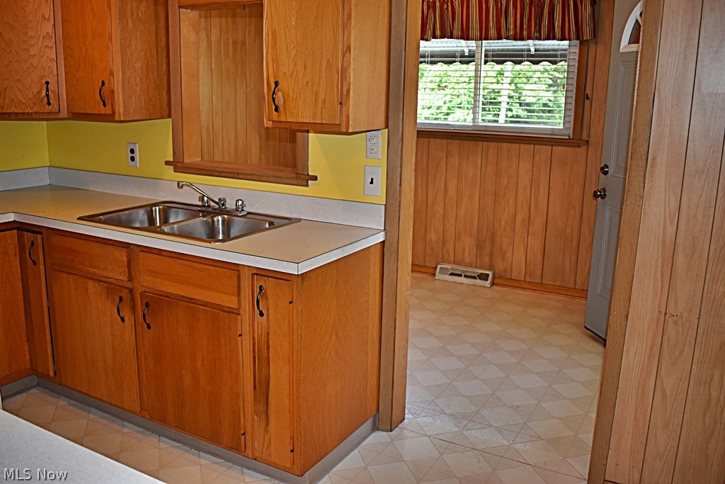 239 Paul Street Bedford OH 44146