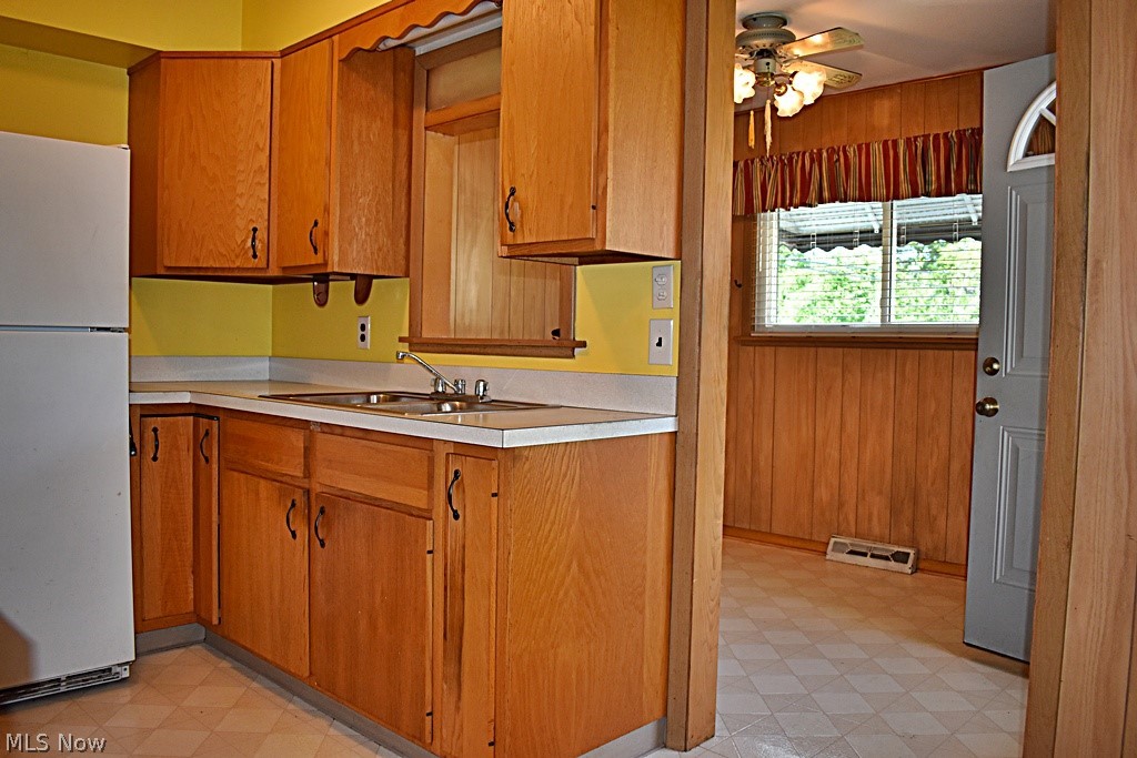 239 Paul Street Bedford OH 44146