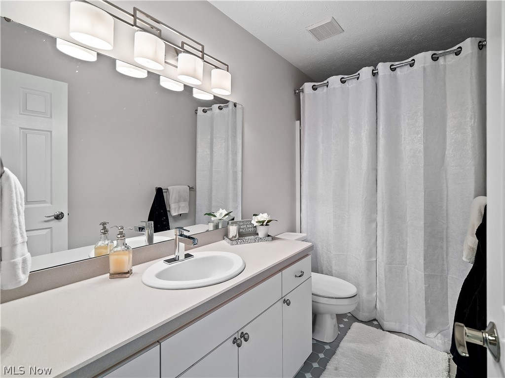 900 Rock Creek Drive Aurora OH 44202