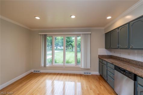 4668 Azalea Lane North Olmsted OH 44070