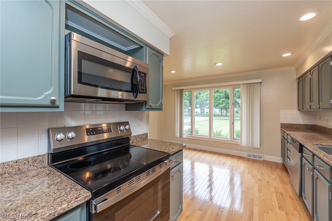 4668 Azalea Lane North Olmsted OH 44070
