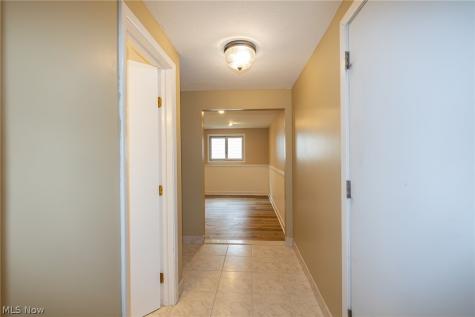 4668 Azalea Lane North Olmsted OH 44070