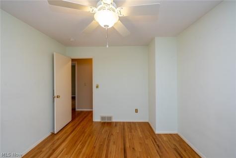 4668 Azalea Lane North Olmsted OH 44070