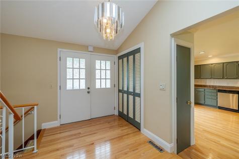 4668 Azalea Lane North Olmsted OH 44070