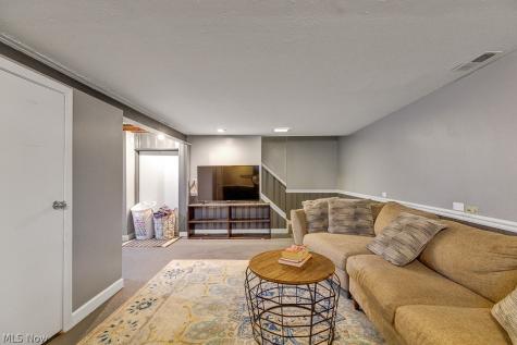 4855 Edsal Drive Lyndhurst OH 44124