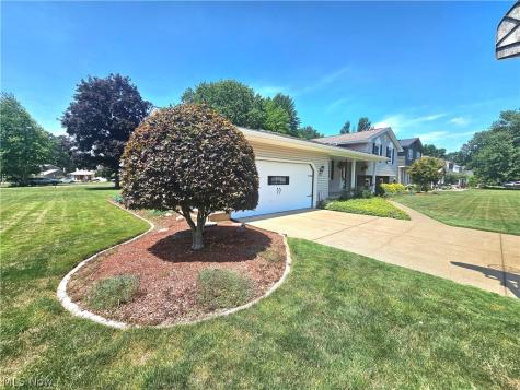 8394 Four Seasons Trail Youngstown OH 44514