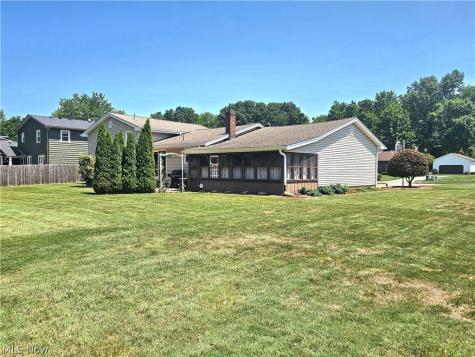 8394 Four Seasons Trail Youngstown OH 44514