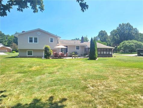 8394 Four Seasons Trail Youngstown OH 44514
