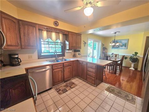 8394 Four Seasons Trail Youngstown OH 44514