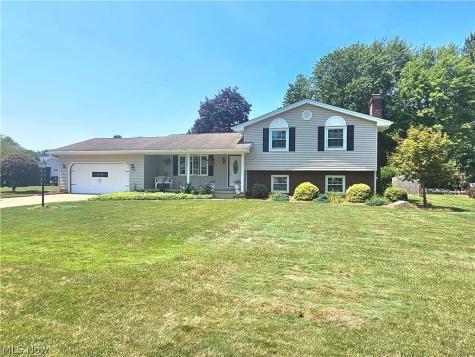 8394 Four Seasons Trail Youngstown OH 44514