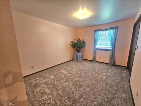 8394 Four Seasons Trail Youngstown OH 44514