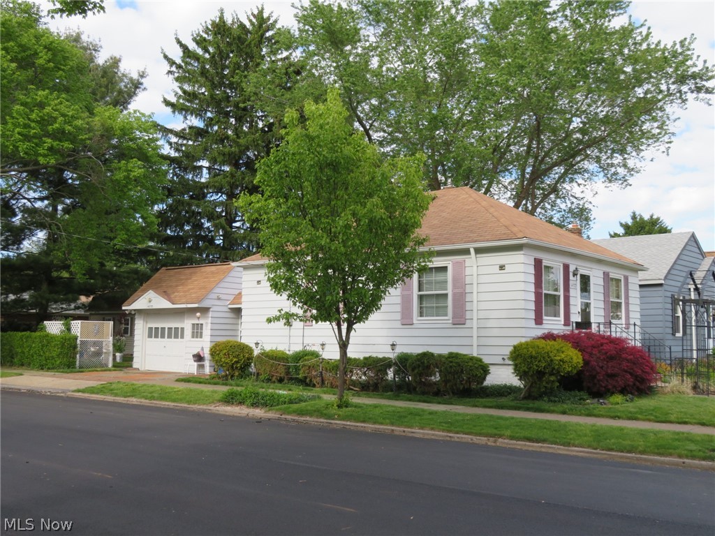 14332 Birchwood Avenue Cleveland OH 44111