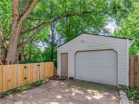 190 E Brookside Avenue Akron OH 44301