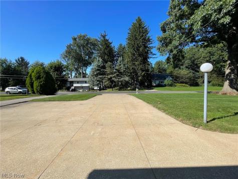 686 Shook Road Akron OH 44319