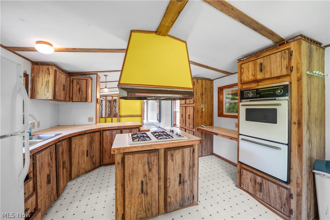 10748 Woodard Road Deerfield OH 44411