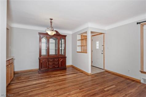 1673 Chelmsford Road Mayfield Heights OH 44124