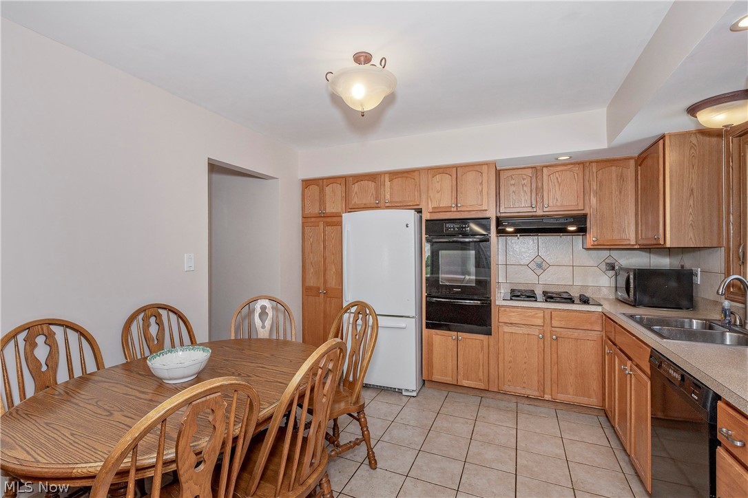 1673 Chelmsford Road Mayfield Heights OH 44124