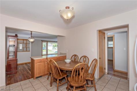 1673 Chelmsford Road Mayfield Heights OH 44124