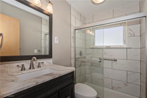 1673 Chelmsford Road Mayfield Heights OH 44124
