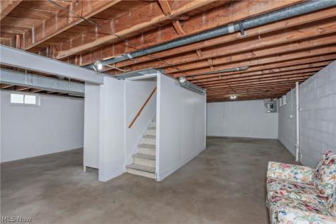 1673 Chelmsford Road Mayfield Heights OH 44124