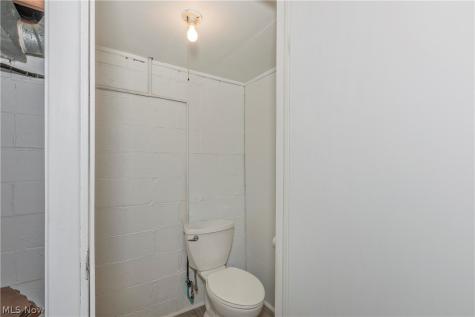 1673 Chelmsford Road Mayfield Heights OH 44124