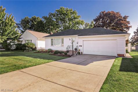 1673 Chelmsford Road Mayfield Heights OH 44124