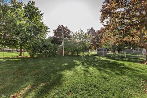 1673 Chelmsford Road Mayfield Heights OH 44124