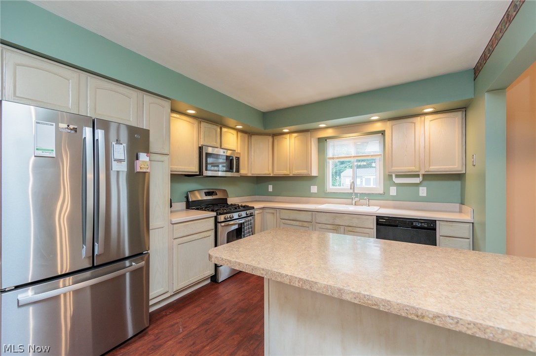 25100 Arlington Lane North Olmsted OH 44070