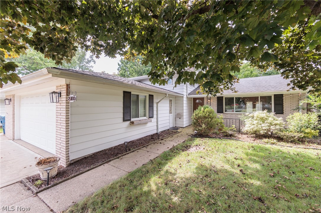 25100 Arlington Lane North Olmsted OH 44070