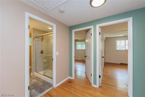 25100 Arlington Lane North Olmsted OH 44070