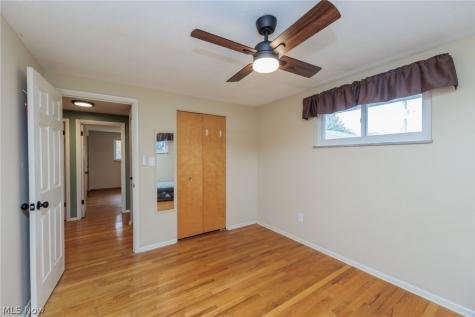 25100 Arlington Lane North Olmsted OH 44070