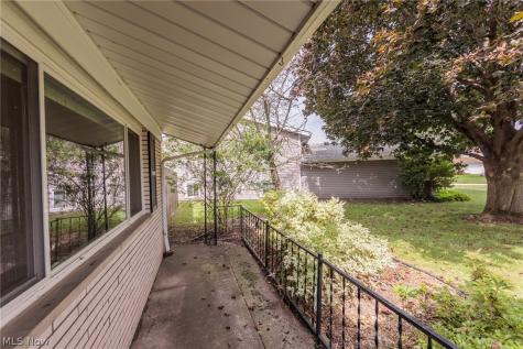 25100 Arlington Lane North Olmsted OH 44070