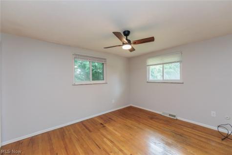 25100 Arlington Lane North Olmsted OH 44070
