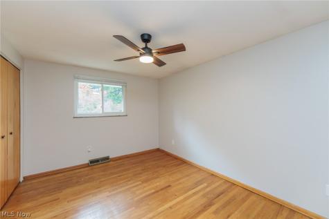 25100 Arlington Lane North Olmsted OH 44070
