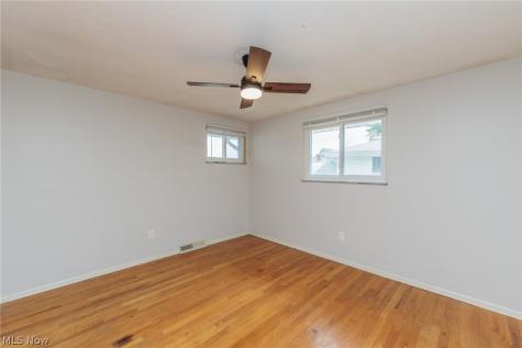 25100 Arlington Lane North Olmsted OH 44070