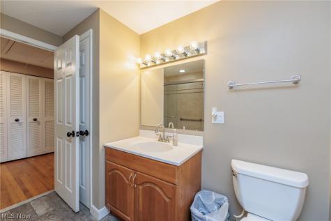 25100 Arlington Lane North Olmsted OH 44070