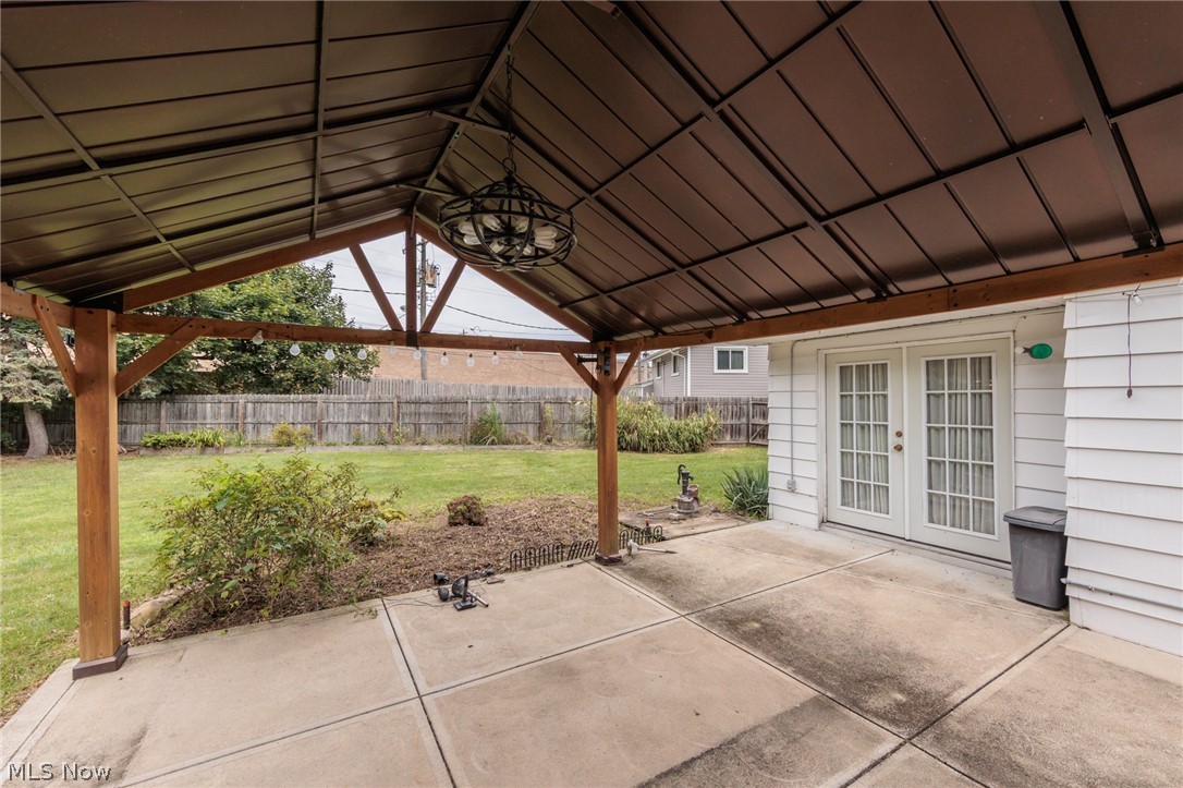 25100 Arlington Lane North Olmsted OH 44070