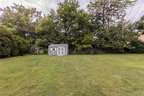 25100 Arlington Lane North Olmsted OH 44070
