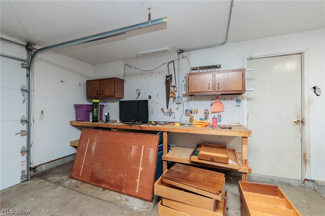25100 Arlington Lane North Olmsted OH 44070