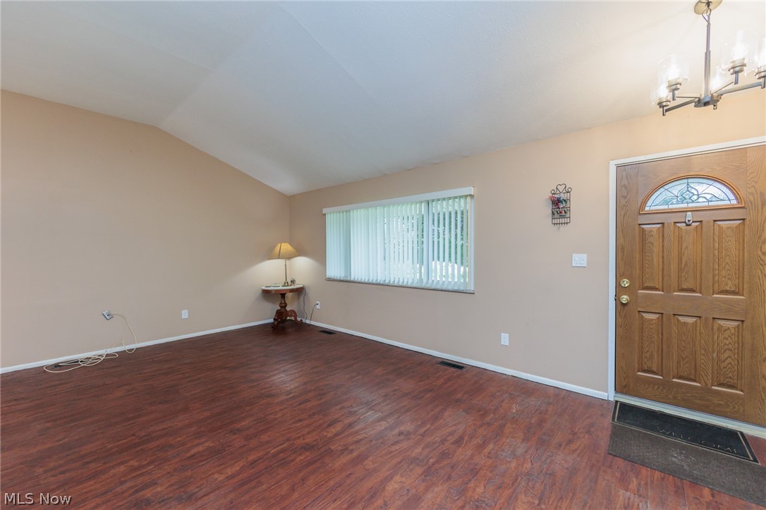 25100 Arlington Lane North Olmsted OH 44070