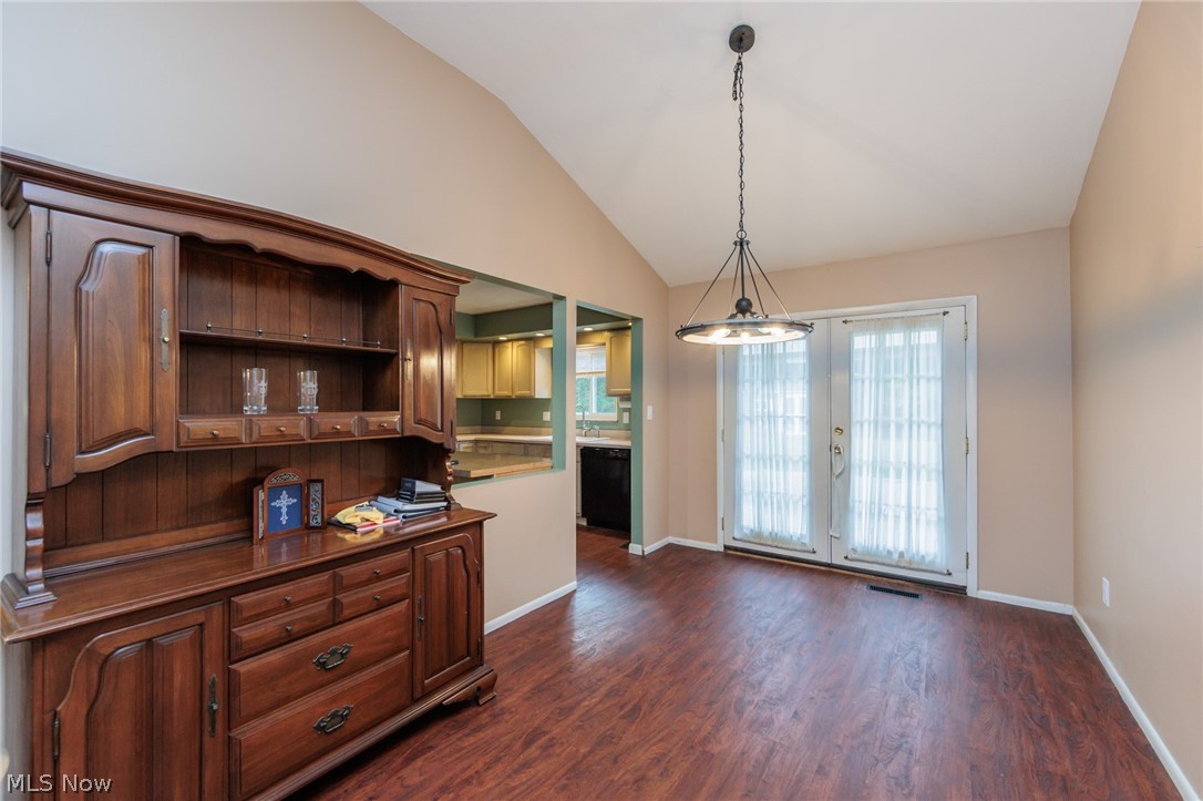 25100 Arlington Lane North Olmsted OH 44070
