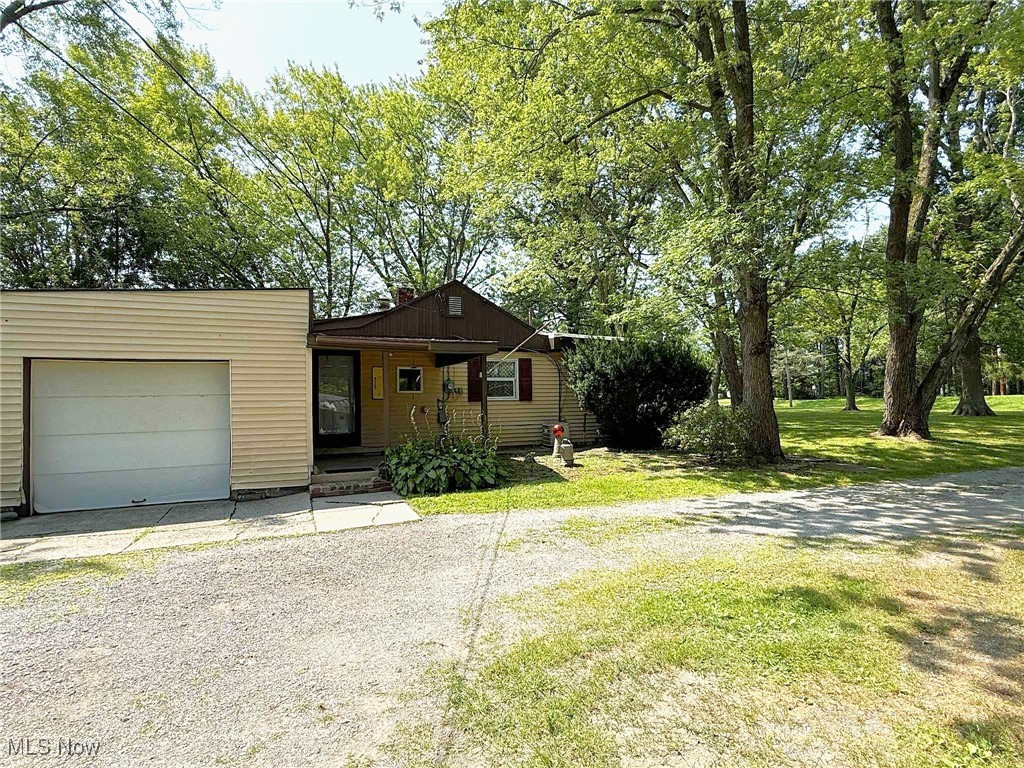 406 Johnson Plank Road Warren OH 44481