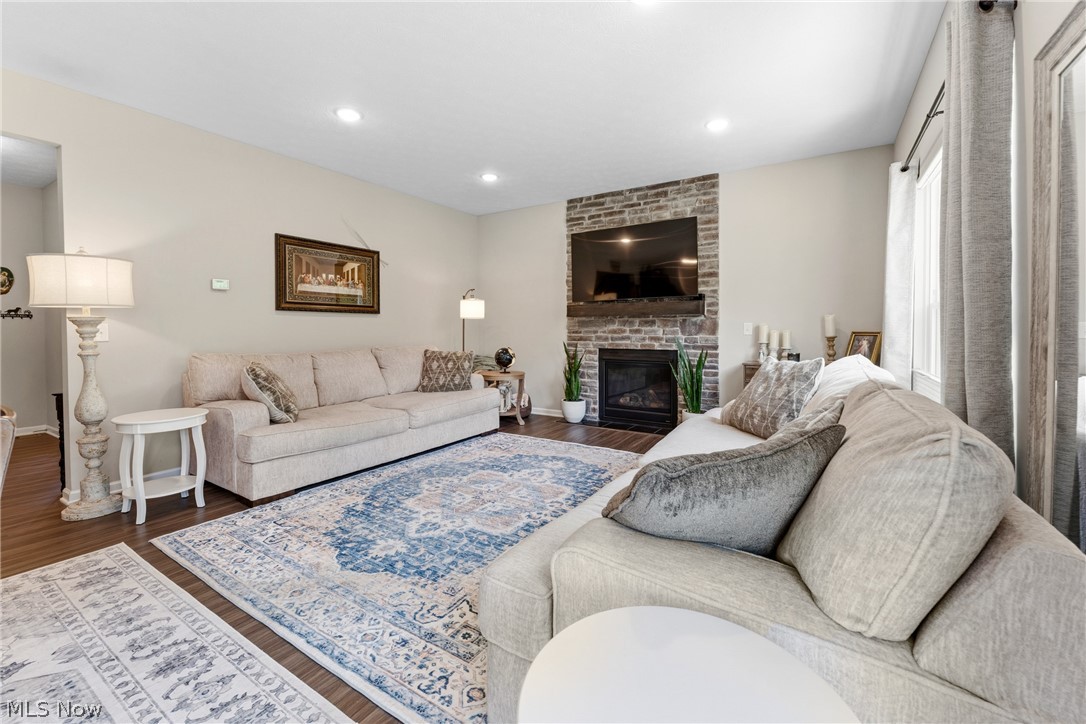 1216 Selena Grove Green OH 44685