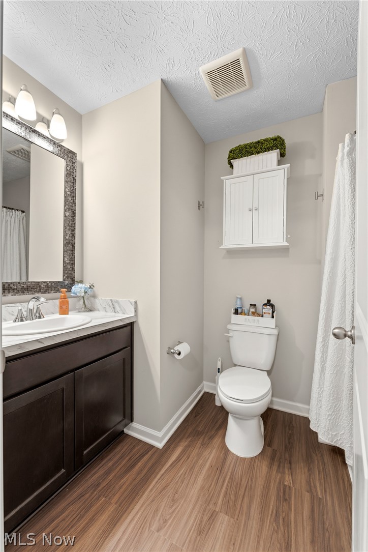 1216 Selena Grove Green OH 44685