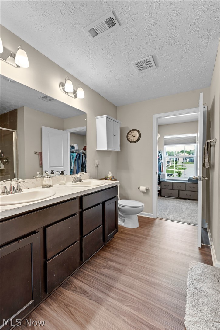 1216 Selena Grove Green OH 44685